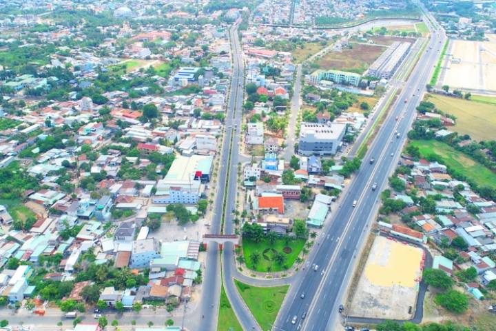 Real estate waiting for a signal to extend credit