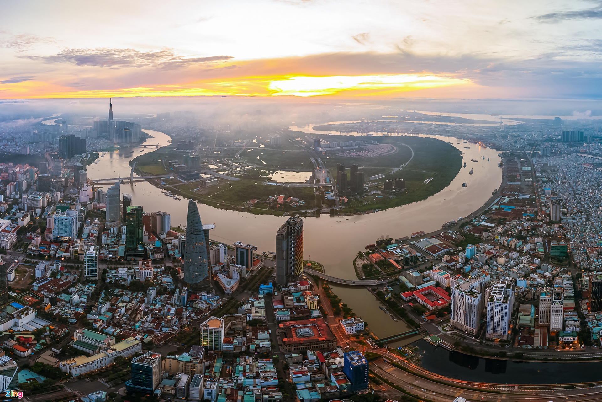 Cách Viva Land thâu tóm các siêu dự án