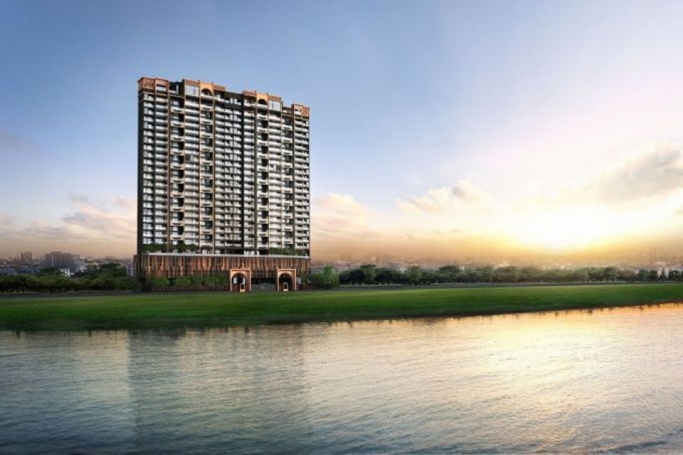 Stunned with the scene of million-dollar real estate continuously 'sold out'